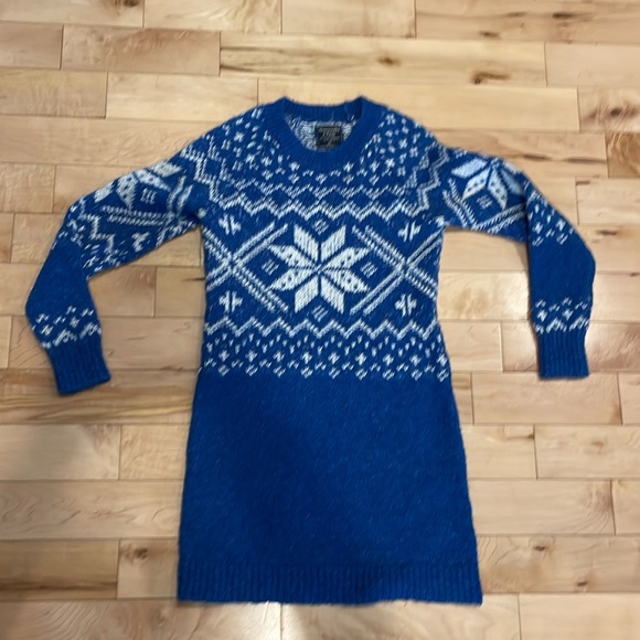 🍀Sale 4/$20 Abercrombie & Fitch Nordic style sweater dress - Picture 5 of 10
